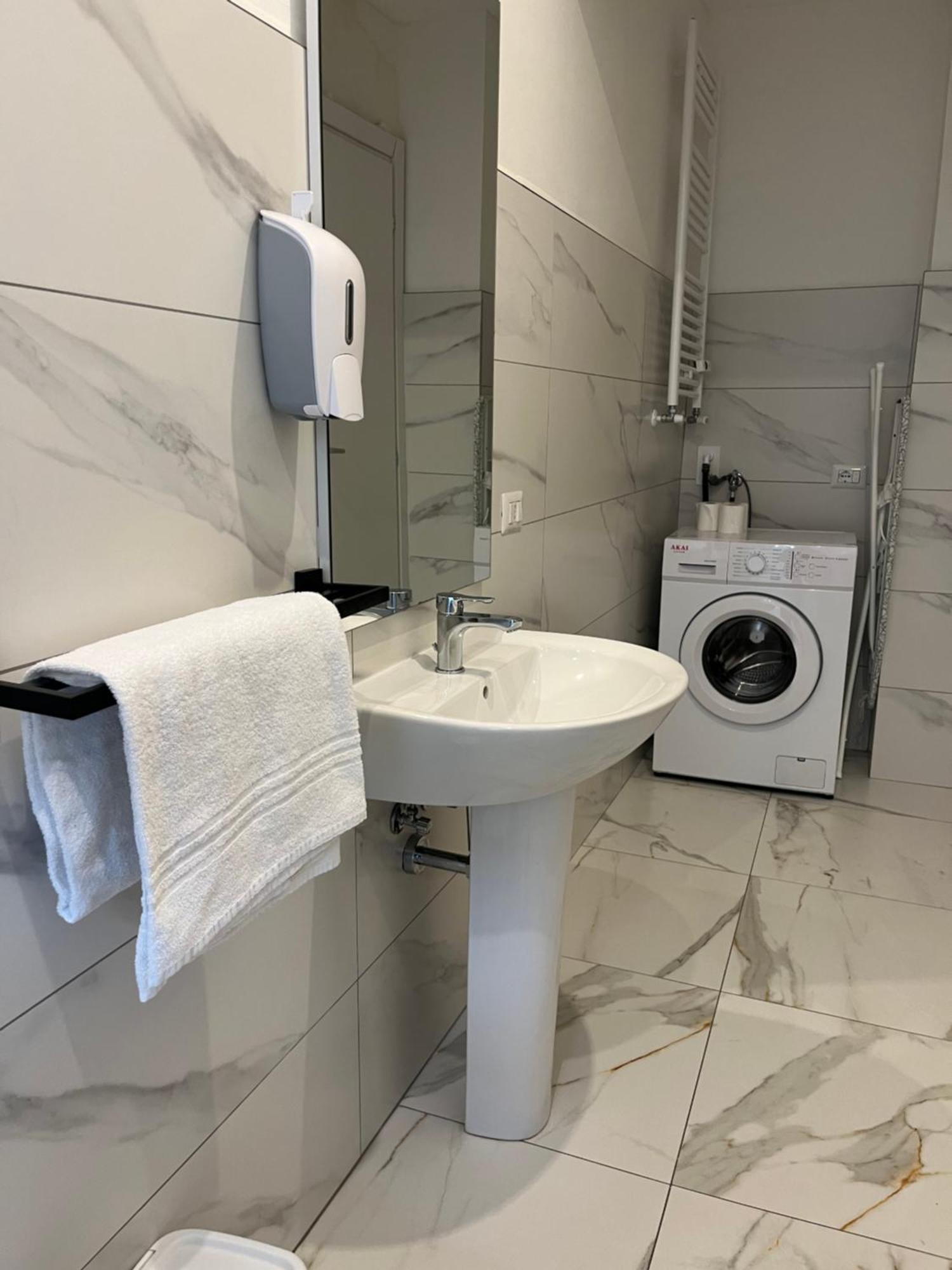 Jcube Apartments Bocconi Milano Eksteriør bilde